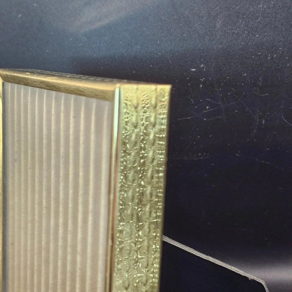 Vintage Gold Brass Mid Century 5x7 Picture Frame Easel Back‎ Tabletop Decor